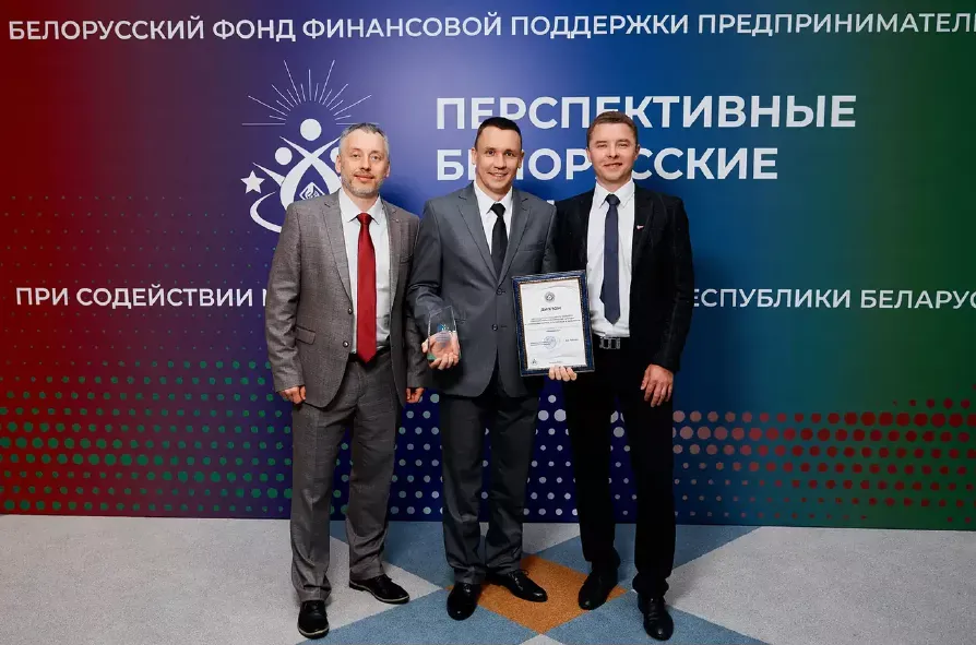 Наличными через банк